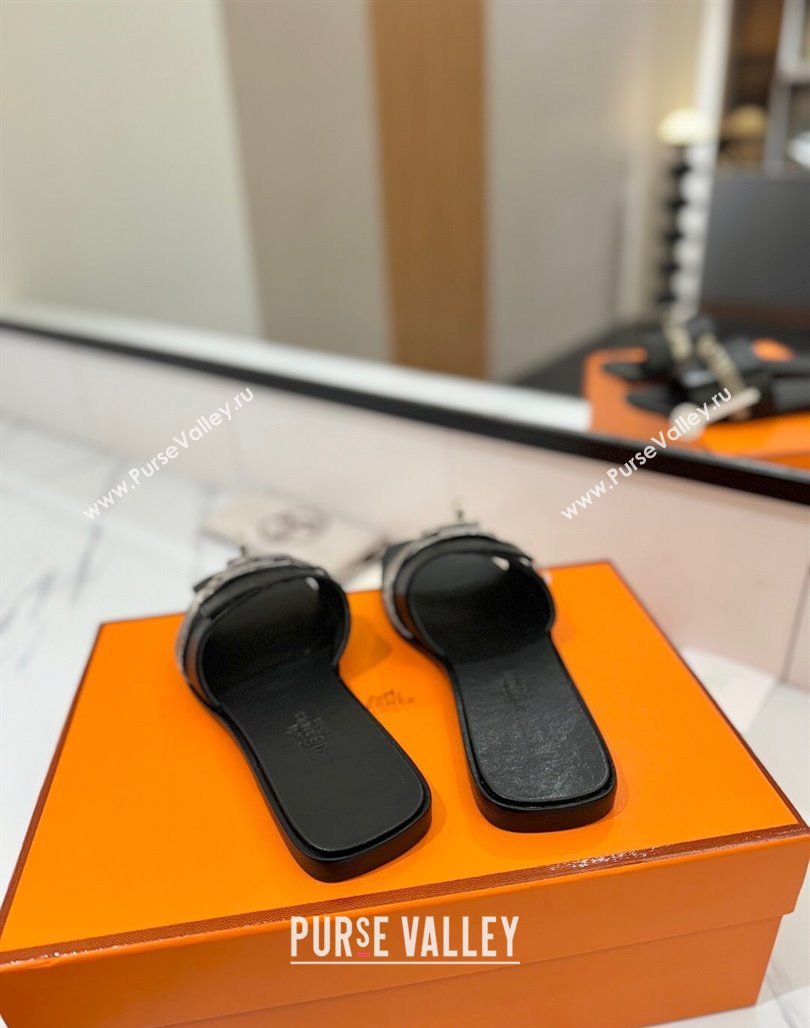 Hermes Giulia Flat Slides Sandal in Calfskin Leather with Kelly Buckle Strap Black 2025 0421 (MD-250421051)
