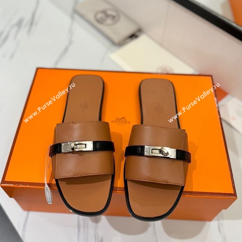 Hermes Giulia Flat Slides Sandal in Calfskin Leather with Kelly Buckle Strap Brown 2025 0421 (MD-250421053)