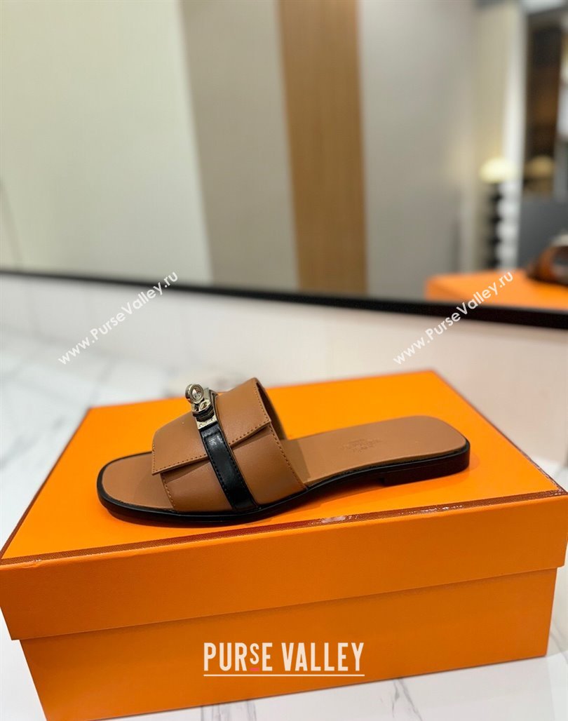 Hermes Giulia Flat Slides Sandal in Calfskin Leather with Kelly Buckle Strap Brown 2025 0421 (MD-250421053)