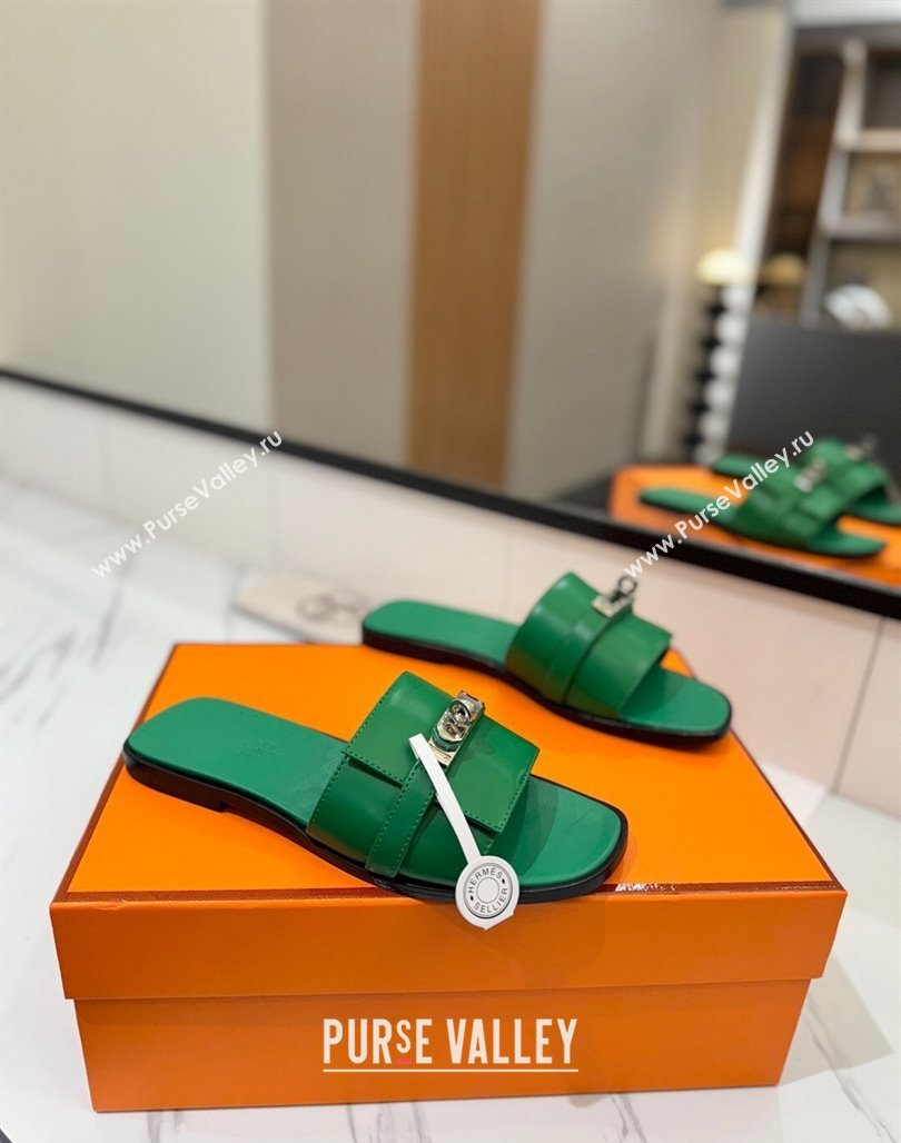 Hermes Giulia Flat Slides Sandal in Smooth Calfskin with Kelly Buckle Strap Green 2025 0421 (MD-250421054)