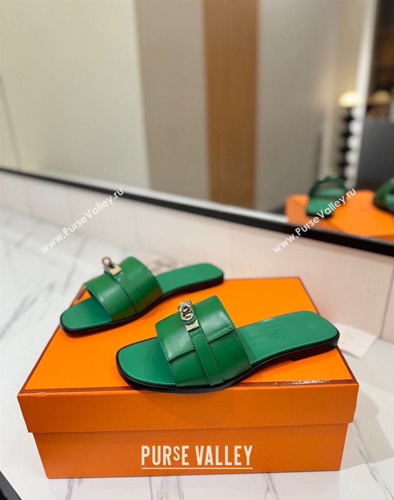 Hermes Giulia Flat Slides Sandal in Smooth Calfskin with Kelly Buckle Strap Green 2025 0421 (MD-250421054)
