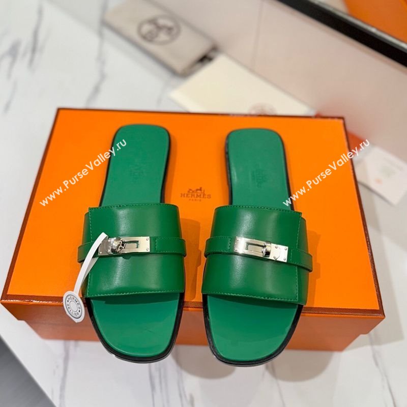 Hermes Giulia Flat Slides Sandal in Smooth Calfskin with Kelly Buckle Strap Green 2025 0421 (MD-250421054)