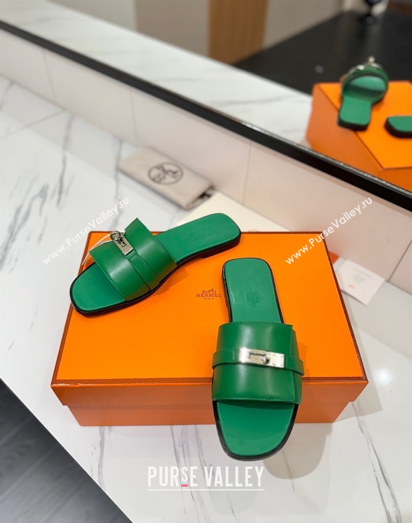 Hermes Giulia Flat Slides Sandal in Smooth Calfskin with Kelly Buckle Strap Green 2025 0421 (MD-250421054)