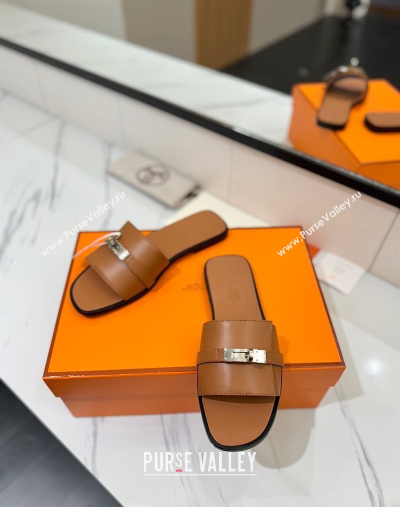 Hermes Giulia Flat Slides Sandal in Smooth Calfskin with Kelly Buckle Strap Brown 2025 0421 (MD-250421057)