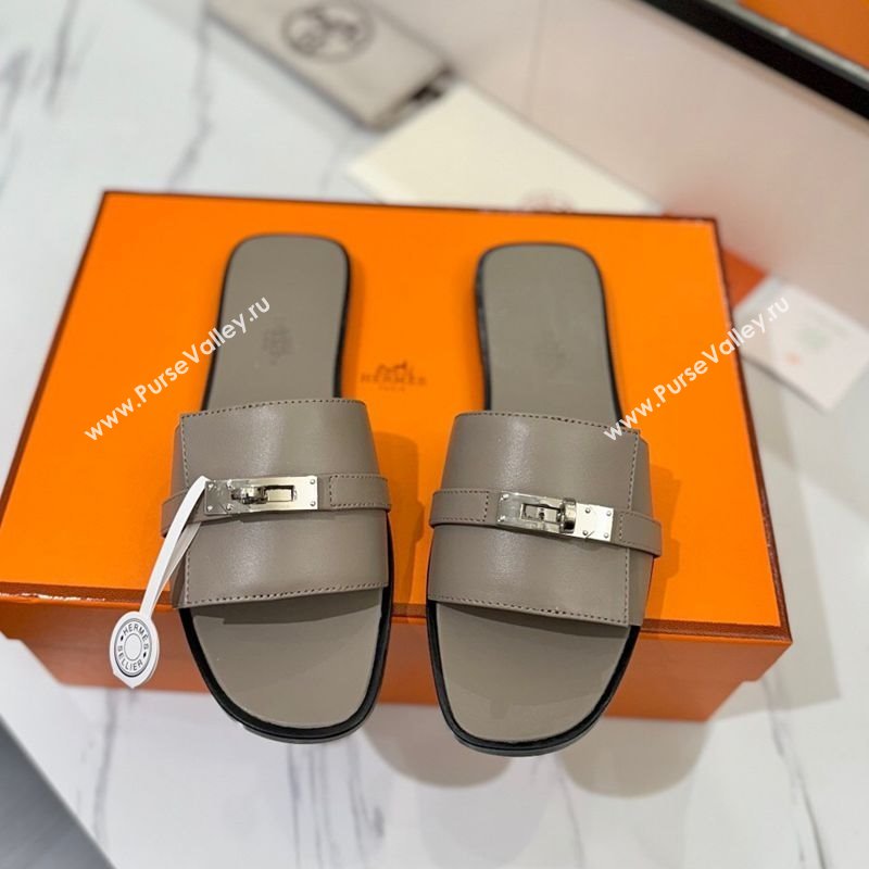 Hermes Giulia Flat Slides Sandal in Smooth Calfskin with Kelly Buckle Strap Grey 2025 0421 (MD-250421058)