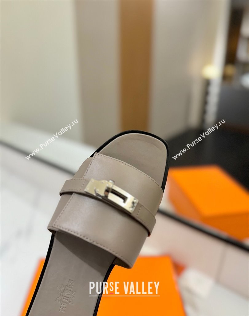 Hermes Giulia Flat Slides Sandal in Smooth Calfskin with Kelly Buckle Strap Grey 2025 0421 (MD-250421058)