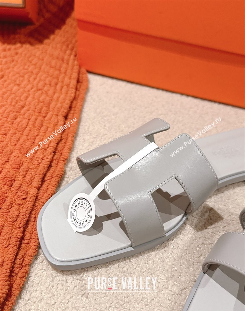 Hermes Oran Classic Flat Slides Sandal in Smooth Calfskin Light Grey 2025 0421 (MD-250421061)