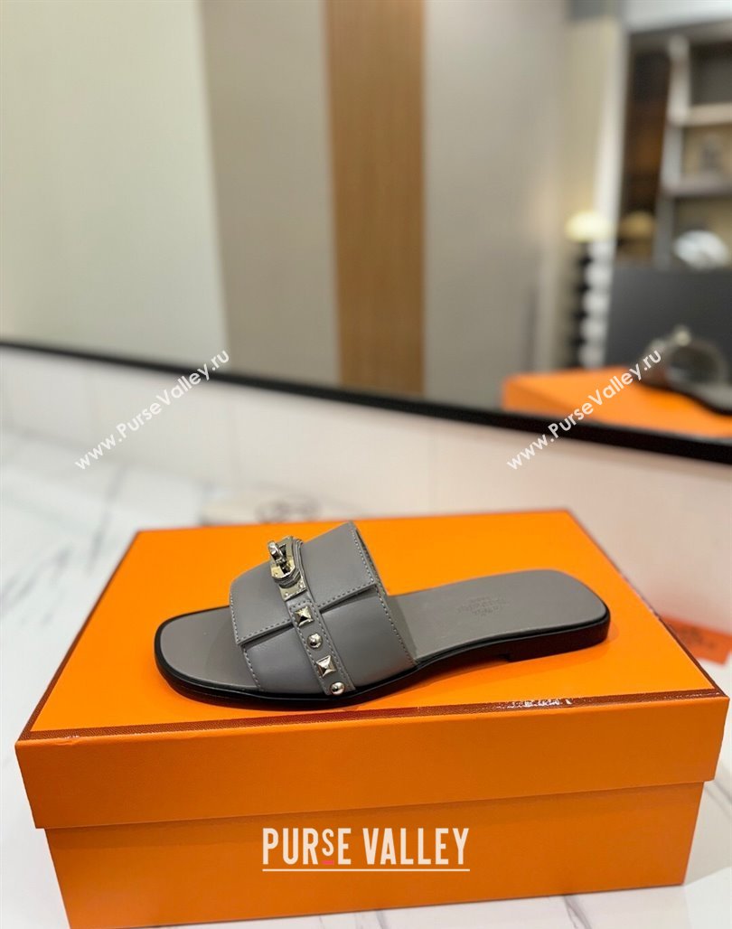 Hermes Giulia Flat Slides Sandal in Calfskin Leather with Kelly Buckle and Studs Grey 2025 0421 (MD-250421019)