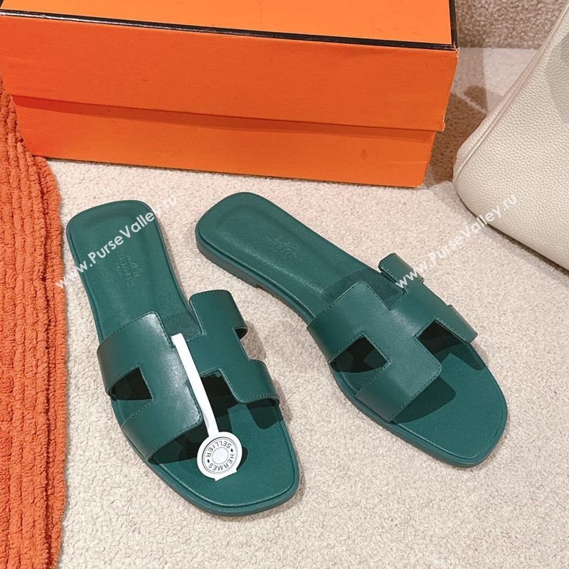 Hermes Oran Classic Flat Slides Sandal in Smooth Calfskin Dark Green 2025 0421 (MD-250421064)