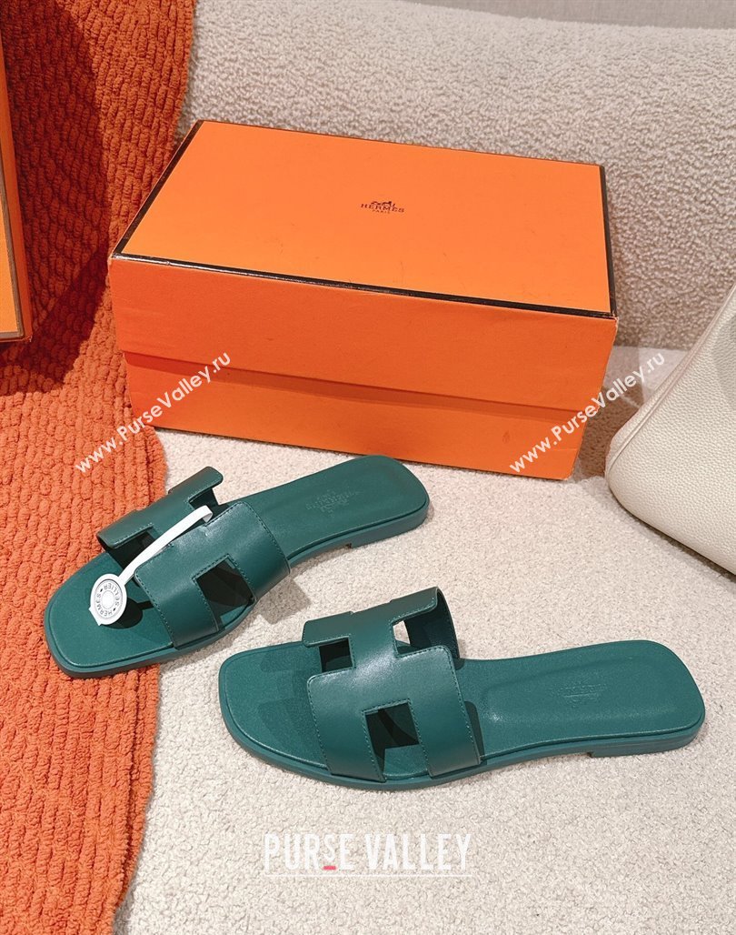 Hermes Oran Classic Flat Slides Sandal in Smooth Calfskin Dark Green 2025 0421 (MD-250421064)