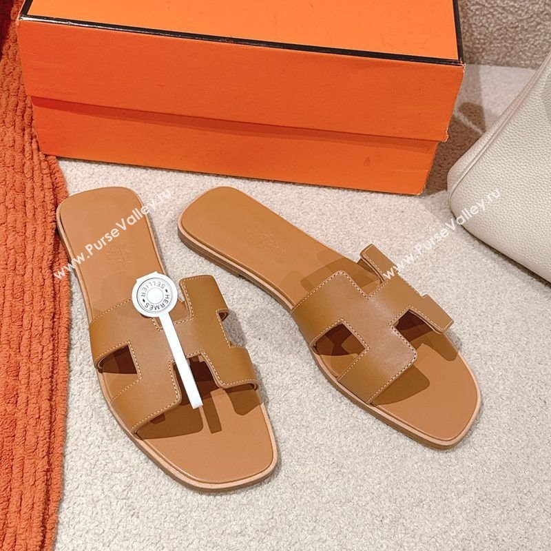 Hermes Oran Classic Flat Slides Sandal in Smooth Calfskin Light Brown 2025 0421 (MD-250421067)