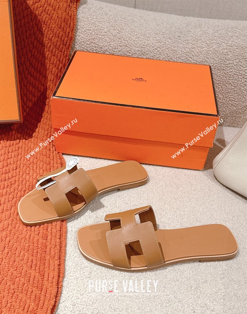 Hermes Oran Classic Flat Slides Sandal in Smooth Calfskin Light Brown 2025 0421 (MD-250421067)