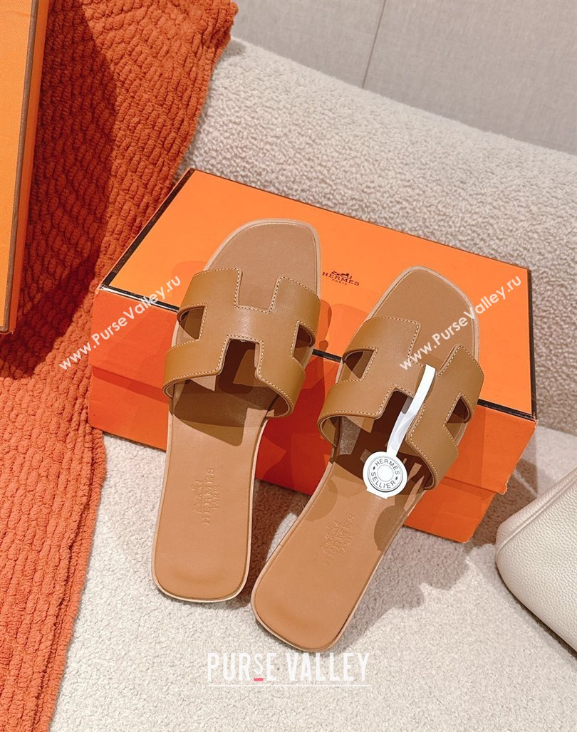 Hermes Oran Classic Flat Slides Sandal in Smooth Calfskin Light Brown 2025 0421 (MD-250421067)