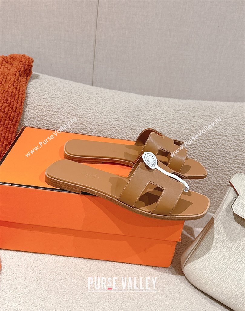 Hermes Oran Classic Flat Slides Sandal in Smooth Calfskin Light Brown 2025 0421 (MD-250421067)