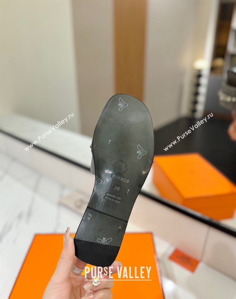 Hermes Giulia Flat Slides Sandal in Calfskin Leather with Kelly Buckle and Studs Grey 2025 0421 (MD-250421019)