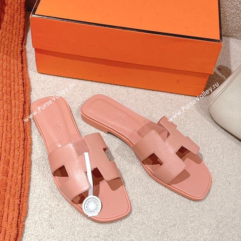 Hermes Oran Classic Flat Slides Sandal in Smooth Calfskin Peachy Pink 2025 0421 (MD-250421069)