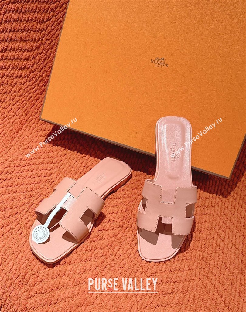 Hermes Oran Classic Flat Slides Sandal in Smooth Calfskin Peachy Pink 2025 0421 (MD-250421069)