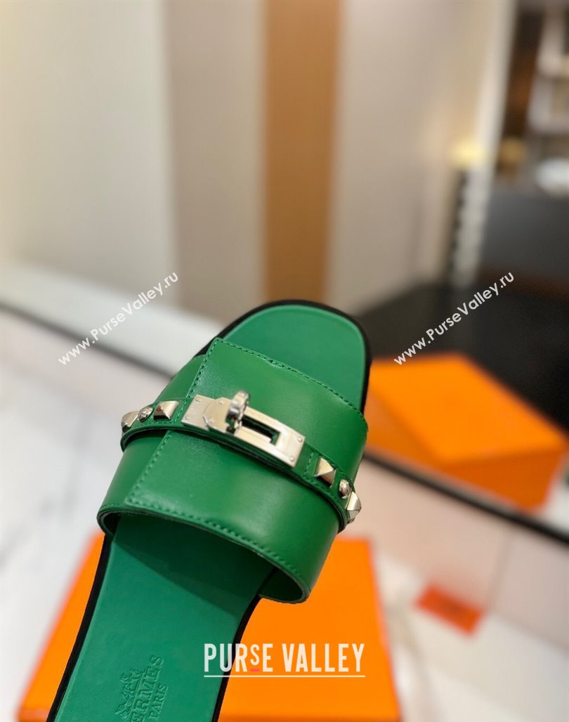 Hermes Giulia Flat Slides Sandal in Calfskin Leather with Kelly Buckle and Studs Green2 2025 0421 (MD-250421020)