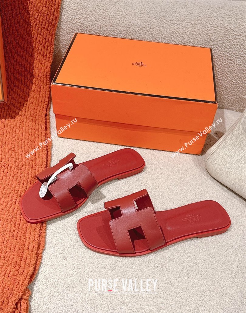 Hermes Oran Classic Flat Slides Sandal in Smooth Calfskin Dark Red 2025 0421 (MD-250421075)