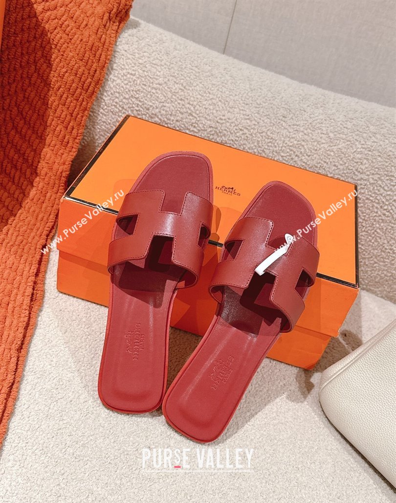Hermes Oran Classic Flat Slides Sandal in Smooth Calfskin Dark Red 2025 0421 (MD-250421075)