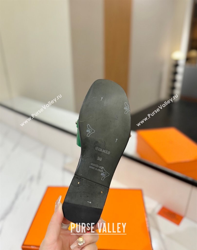 Hermes Giulia Flat Slides Sandal in Calfskin Leather with Kelly Buckle and Studs Green2 2025 0421 (MD-250421020)