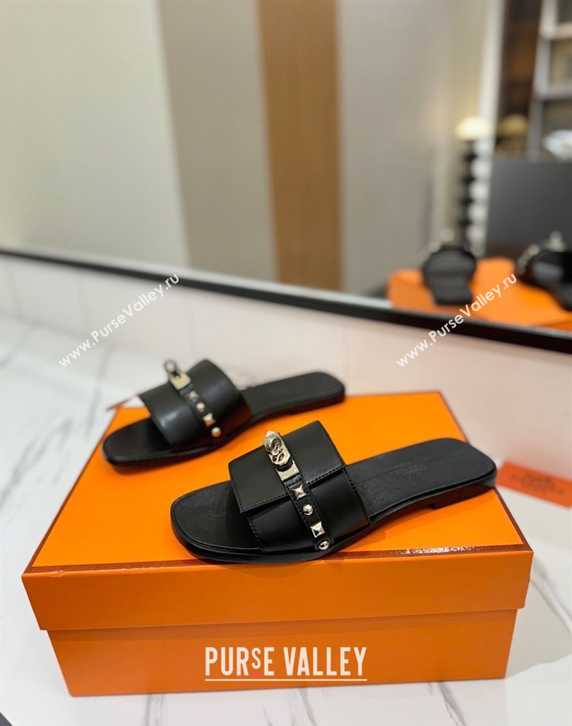 Hermes Giulia Flat Slides Sandal in Calfskin Leather with Kelly Buckle and Studs Black 2025 0421 (MD-250421021)
