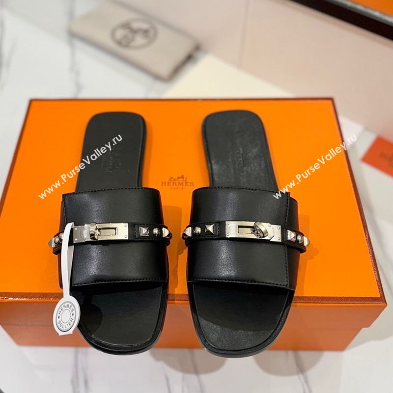 Hermes Giulia Flat Slides Sandal in Calfskin Leather with Kelly Buckle and Studs Black 2025 0421 (MD-250421021)