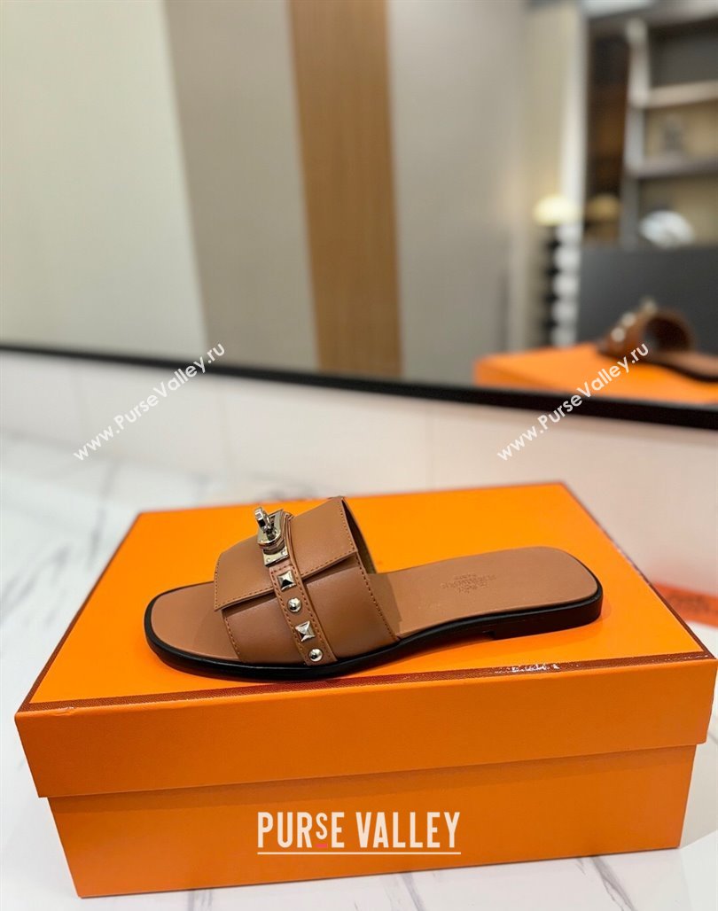 Hermes Giulia Flat Slides Sandal in Calfskin Leather with Kelly Buckle and Studs Brown 2025 0421 (MD-250421023)