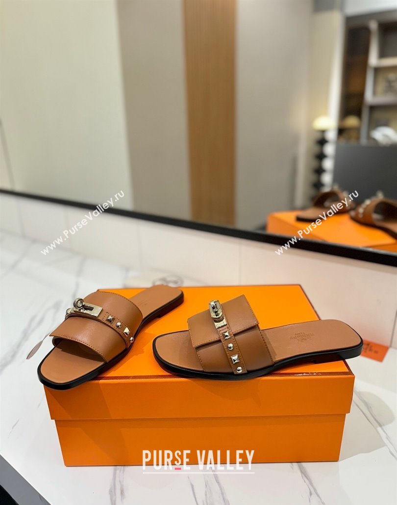 Hermes Giulia Flat Slides Sandal in Calfskin Leather with Kelly Buckle and Studs Brown 2025 0421 (MD-250421023)