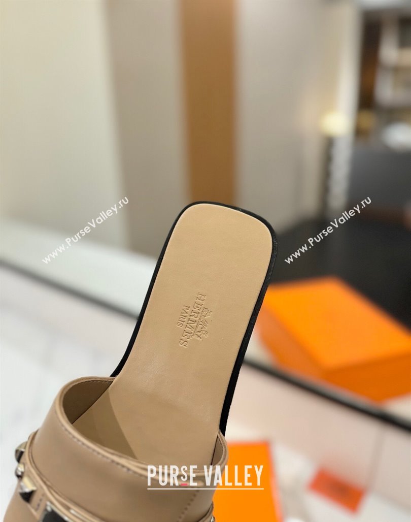 Hermes Giulia Flat Slides Sandal in Calfskin Leather with Kelly Buckle and Studs Beige 2025 0421 (MD-250421024)