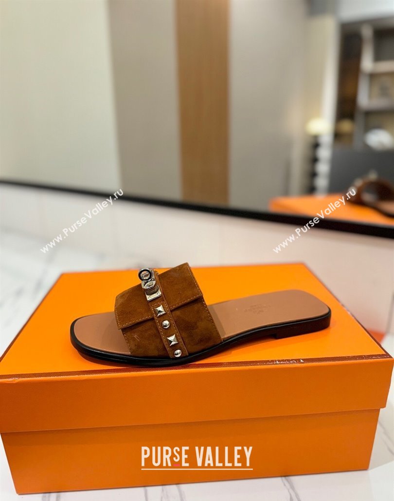 Hermes Giulia Flat Slides Sandal in Suede with Kelly Buckle and Studs Brown 2025 0421 (MD-250421025)