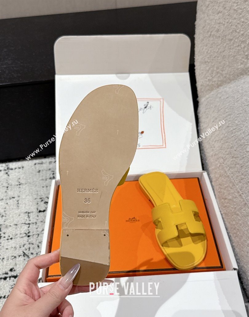 Hermes Classic Oran Flat Slides Sandal in Palm-Grained Leather Yellow 2025 0606 (MD-250606162)
