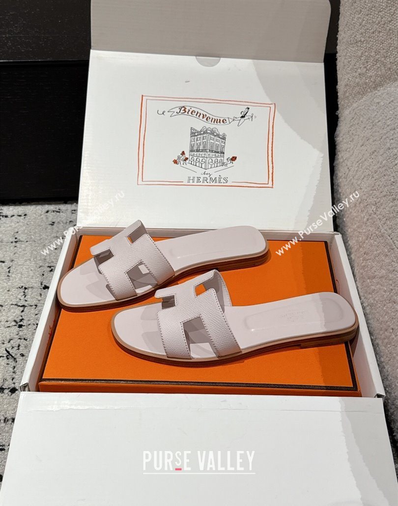 Hermes Classic Oran Flat Slides Sandal in Palm-Grained Leather Purple 20 2025 0606 (MD-250606165)