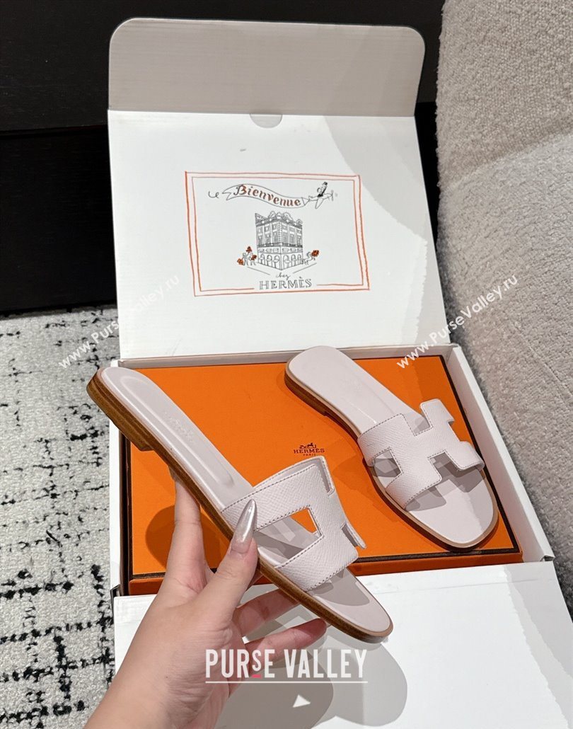 Hermes Classic Oran Flat Slides Sandal in Palm-Grained Leather Purple 20 2025 0606 (MD-250606165)