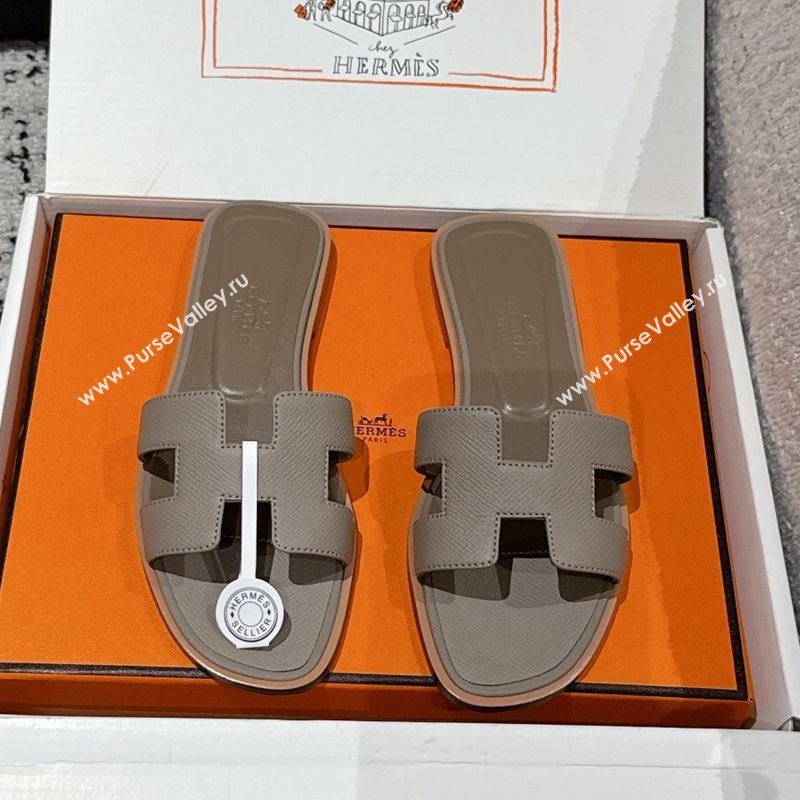 Hermes Classic Oran Flat Slides Sandal in Palm-Grained Leather Grey 21 2025 0606 (MD-250606166)