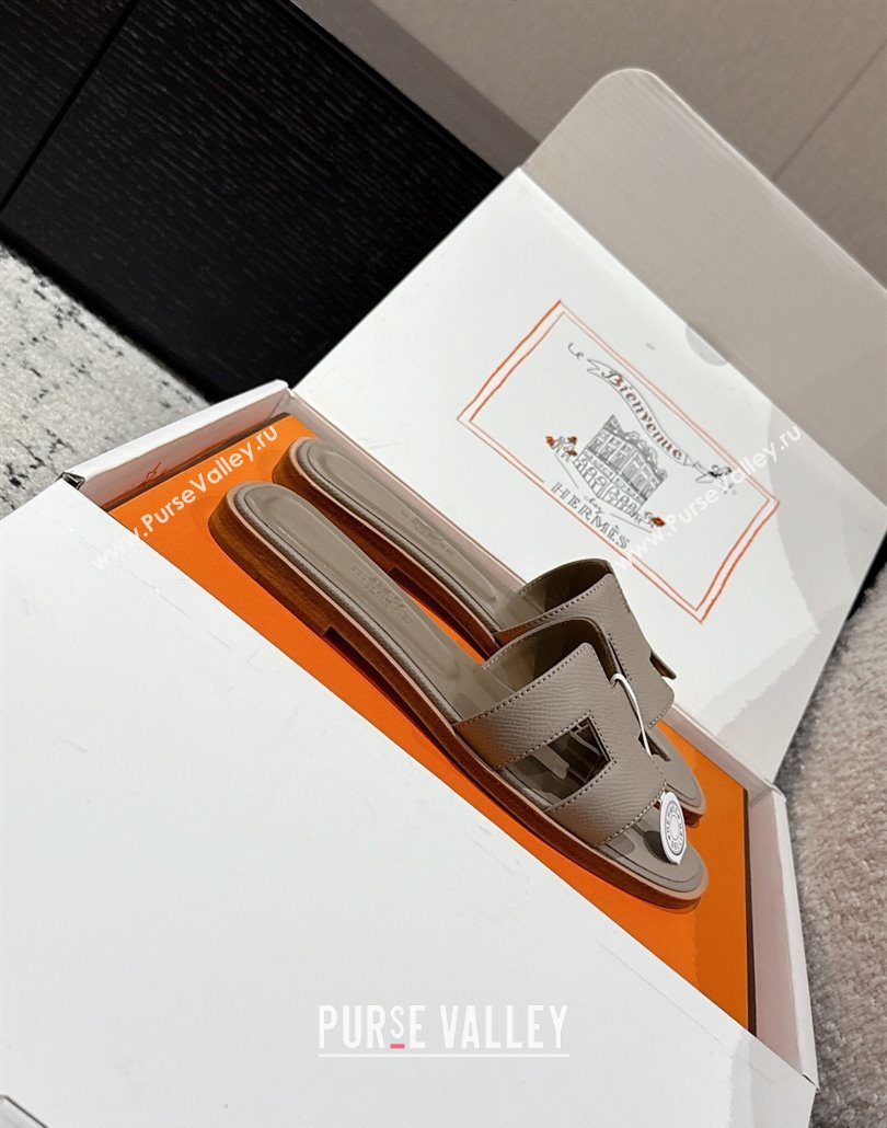 Hermes Classic Oran Flat Slides Sandal in Palm-Grained Leather Grey 21 2025 0606 (MD-250606166)