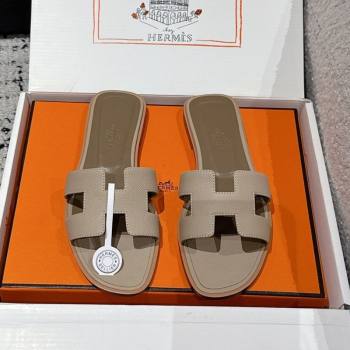 Hermes Classic Oran Flat Slides Sandal in Palm-Grained Leather Grey 22 2025 0606 (MD-250606167)