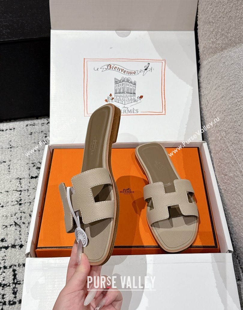 Hermes Classic Oran Flat Slides Sandal in Palm-Grained Leather Grey 22 2025 0606 (MD-250606167)