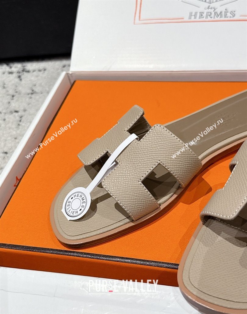 Hermes Classic Oran Flat Slides Sandal in Palm-Grained Leather Grey 22 2025 0606 (MD-250606167)