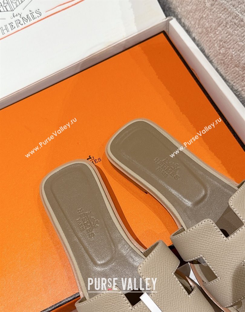 Hermes Classic Oran Flat Slides Sandal in Palm-Grained Leather Grey 22 2025 0606 (MD-250606167)
