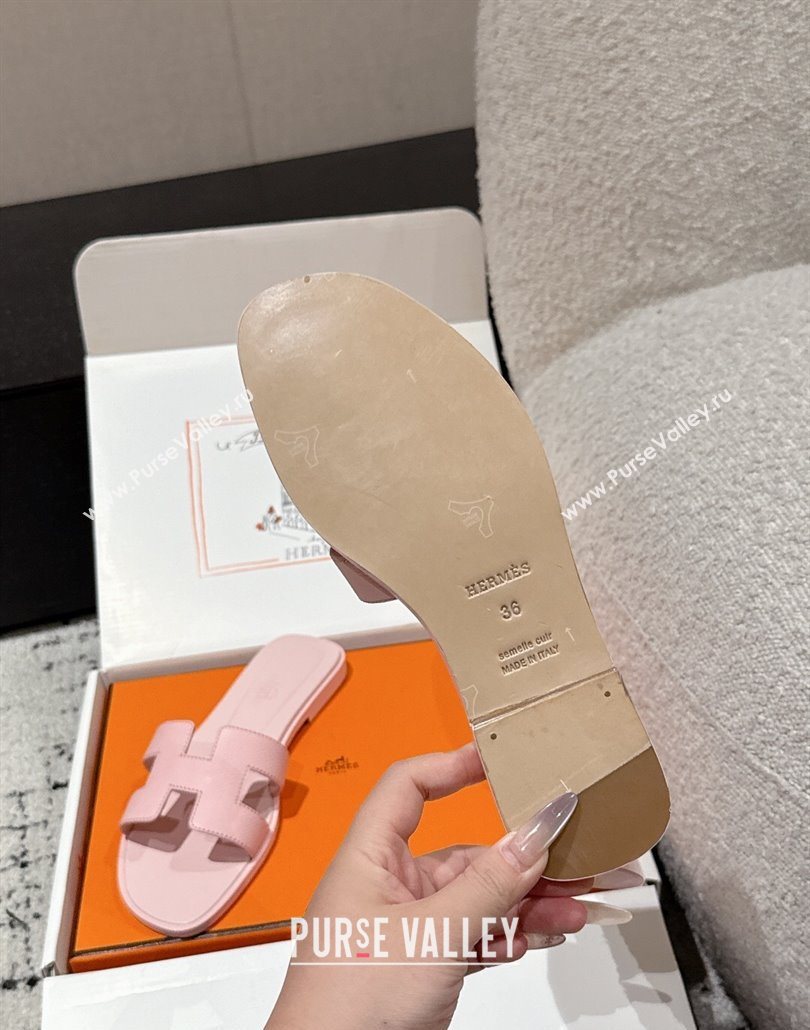 Hermes Classic Oran Flat Slides Sandal in Palm-Grained Leather Pink 23 2025 0606 (MD-250606168)