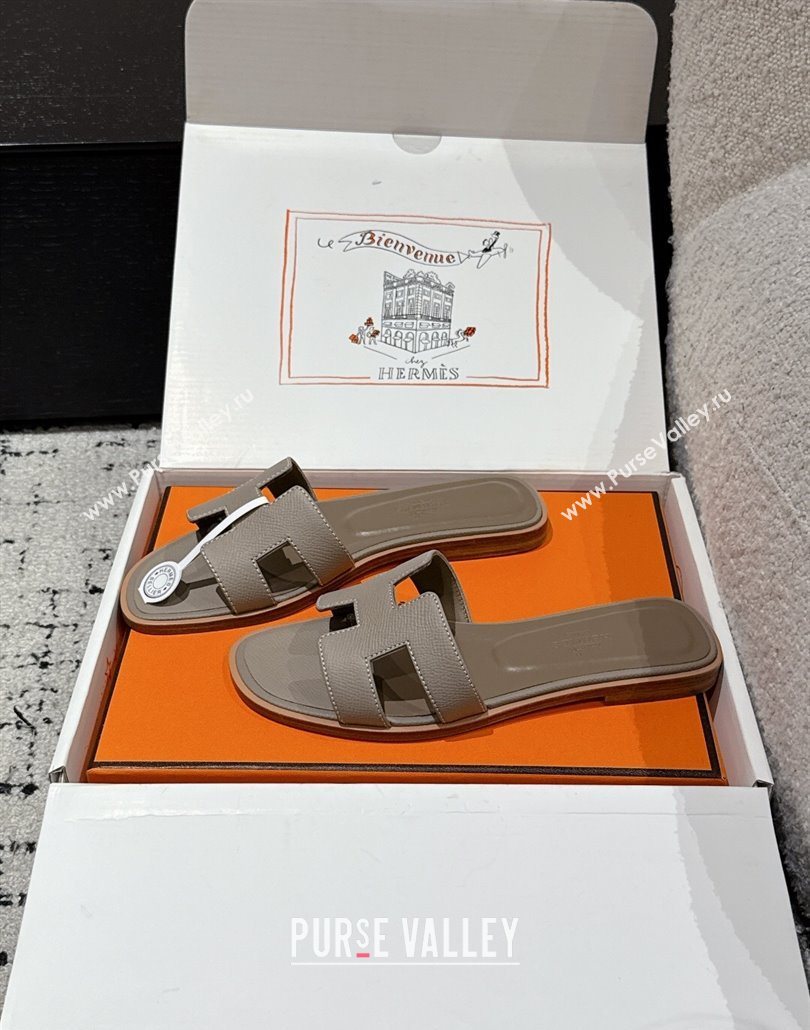 Hermes Classic Oran Flat Slides Sandal in Palm-Grained Leather Grey 24 2025 0606 (MD-250606169)