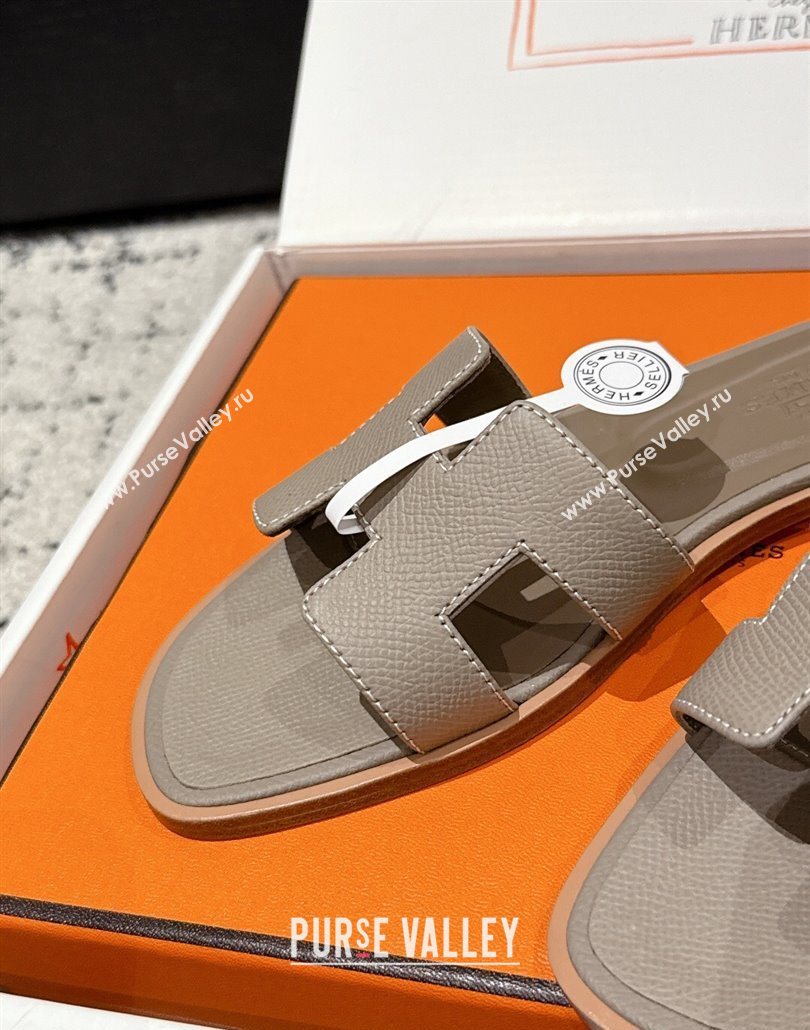 Hermes Classic Oran Flat Slides Sandal in Palm-Grained Leather Grey 24 2025 0606 (MD-250606169)
