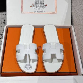Hermes Classic Oran Flat Slides Sandal in Palm-Grained Leather White 25 2025 0606 (MD-250606171)