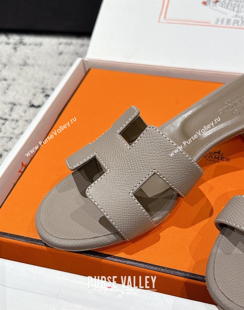 Hermes Classic Oasis Heel Slides Sandal 4.5cm in Palm Grained Leather Grey 01 2025 0606 (MD-250606074)