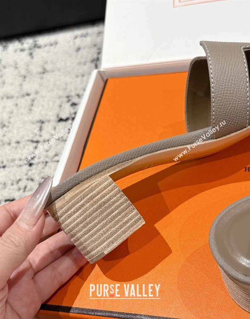 Hermes Classic Oasis Heel Slides Sandal 4.5cm in Palm Grained Leather Grey 01 2025 0606 (MD-250606074)