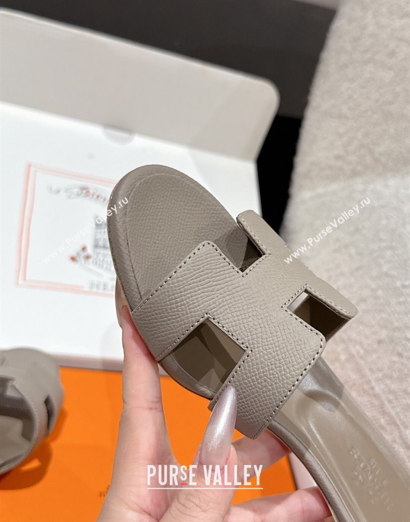 Hermes Classic Oasis Heel Slides Sandal 4.5cm in Palm Grained Leather Grey 03 2025 0606 (MD-250606076)
