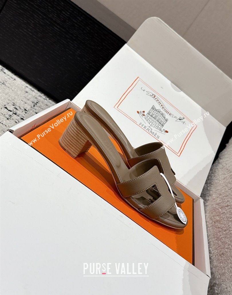 Hermes Classic Oasis Heel Slides Sandal 4.5cm in Palm Grained Leather Grey 04 2025 0606 (MD-250606077)