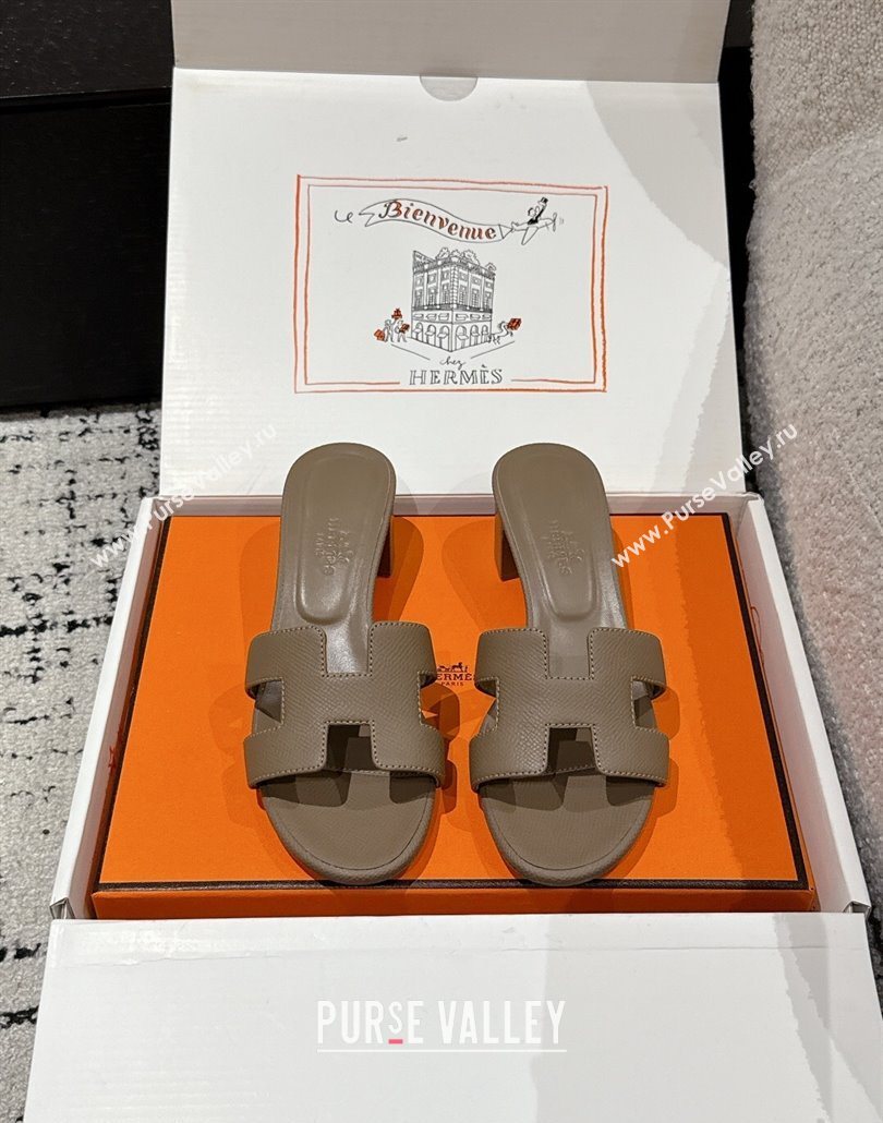 Hermes Classic Oasis Heel Slides Sandal 4.5cm in Palm Grained Leather Grey 13 2025 0606 (MD-250606086)