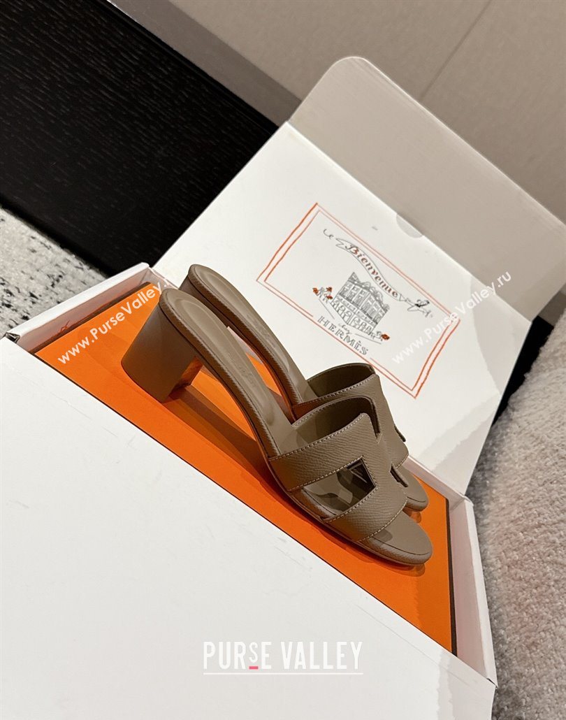 Hermes Classic Oasis Heel Slides Sandal 4.5cm in Palm Grained Leather Grey 13 2025 0606 (MD-250606086)